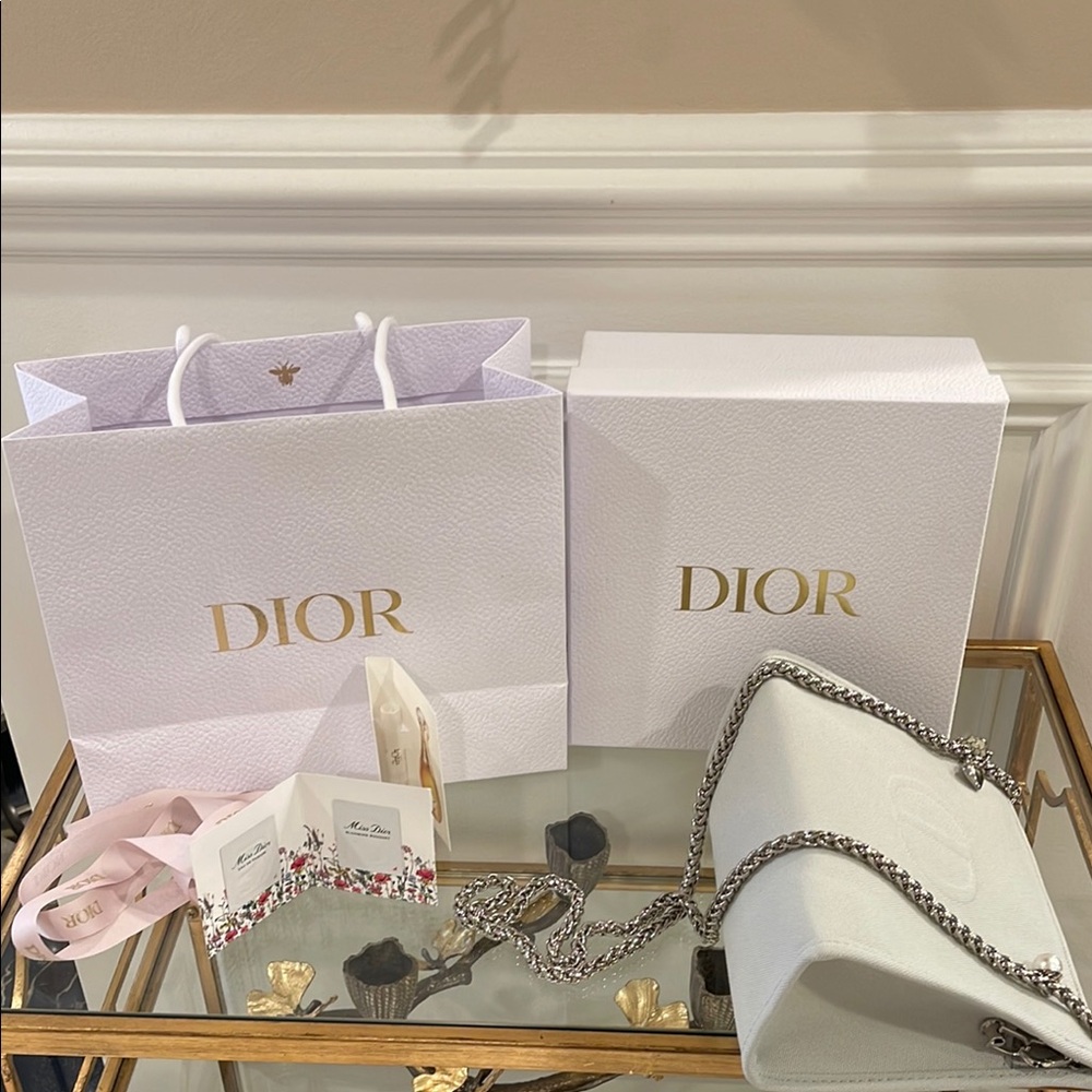 Dior White Cosmetic Bag with Textured Finish - Picture 2 of 14